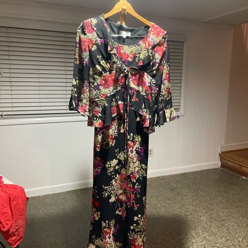Studio I Black Dress with Floral Accents Set 2P Size 8